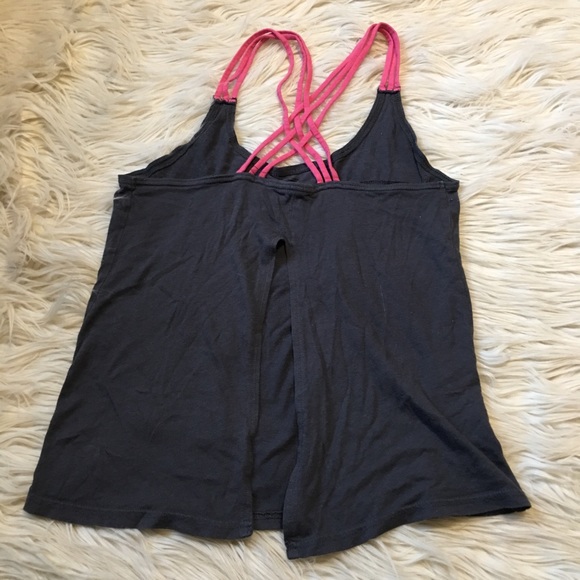 Open-Back Workout Top - Picture 3 of 4